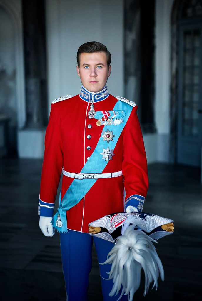 Retrato oficial de Christian de Dinamarca con motivo de su 21 cumpleaños el 15 de octubre de 2026
