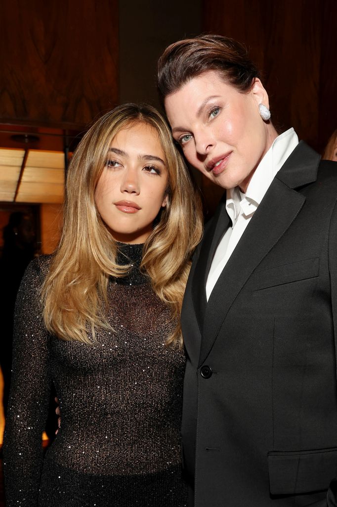 Linda Evangelista y Valentina Paloma Pinault en la cena benéfica organizada por Salma Hayek y Francois-Henri Pinault