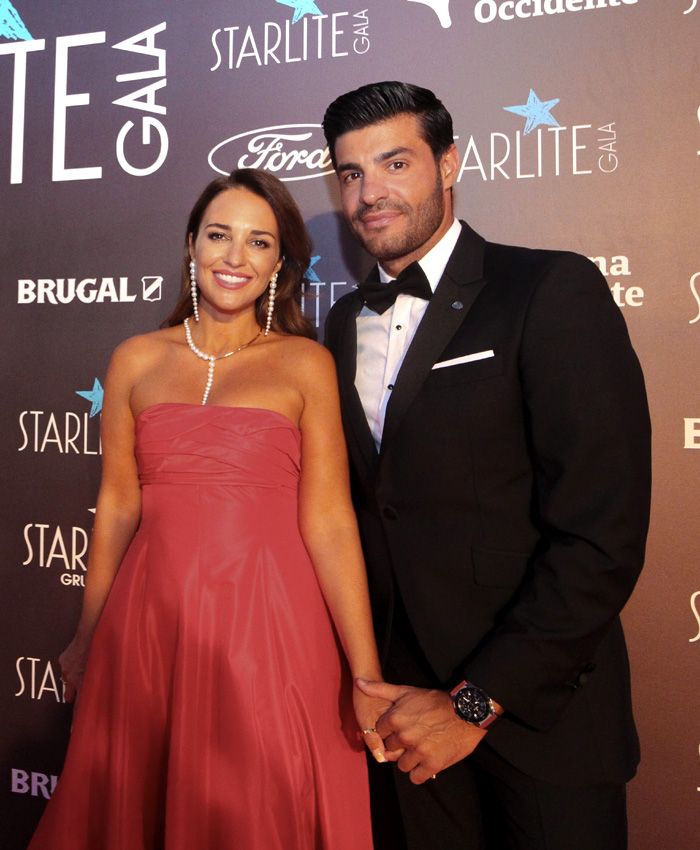 Paula Echevarría recibe un premio en Marbella