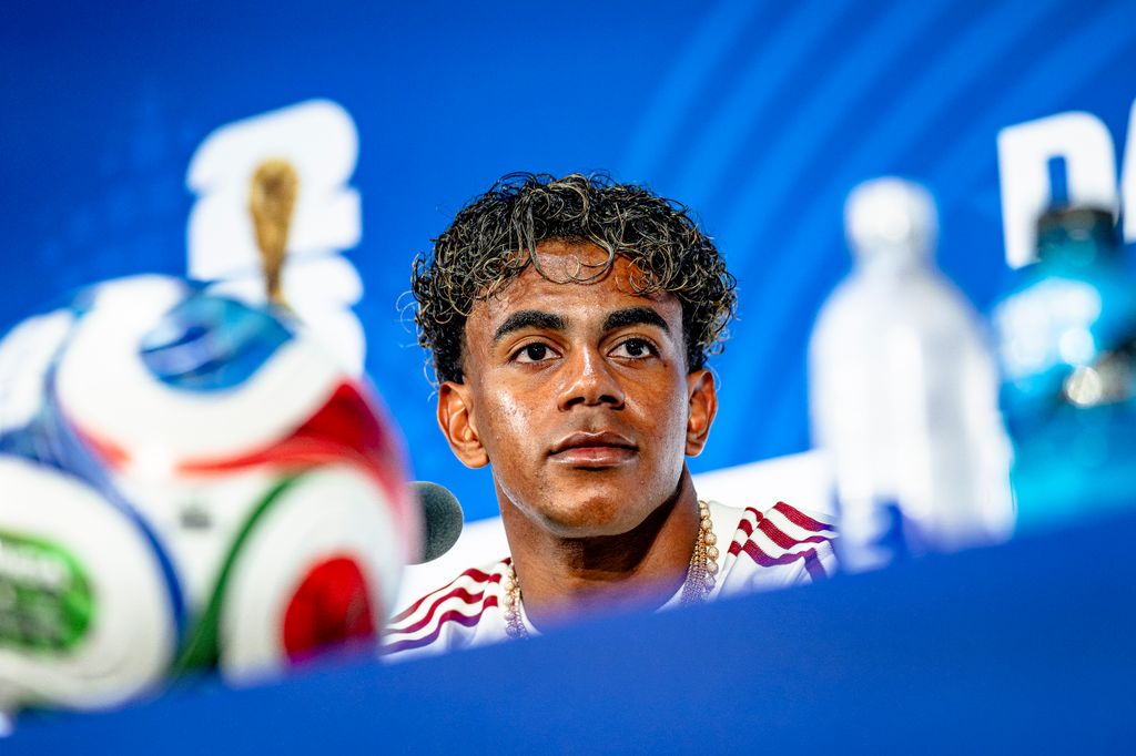 Lamine Yamal atendiendo a la prensa en una conferencia durante el Mundial 2026 en el AT&T Stadium en Dallas, Estados Unidos, el 13 de julio de 2026