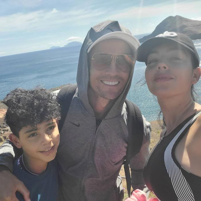Cristiano Ronaldo y Georgina Rodríguez con Cristiano Jr.