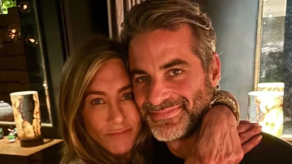 Jennifer Aniston y Jim Curtis en Instagram