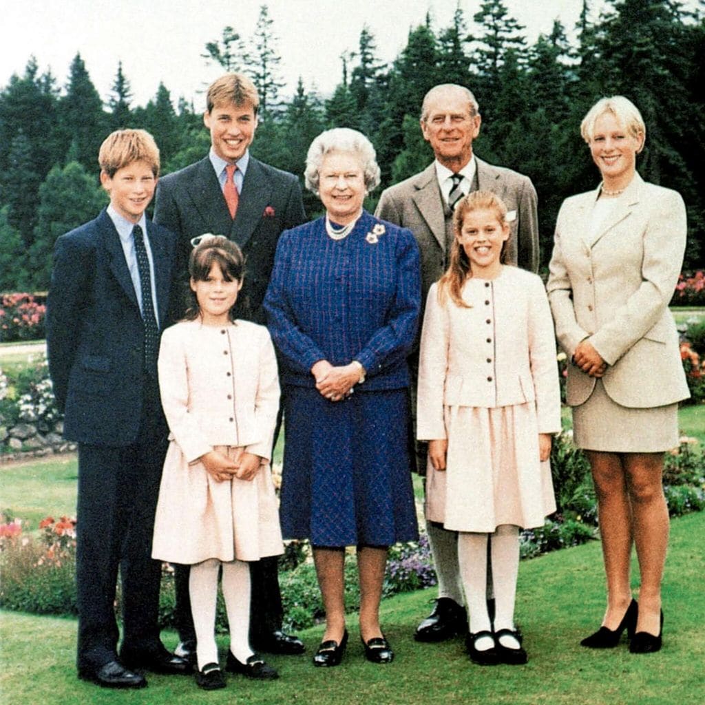 Isabel II HOLA PLUS