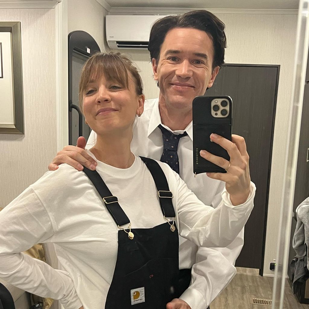 kaley cuoco y tom pelphrey