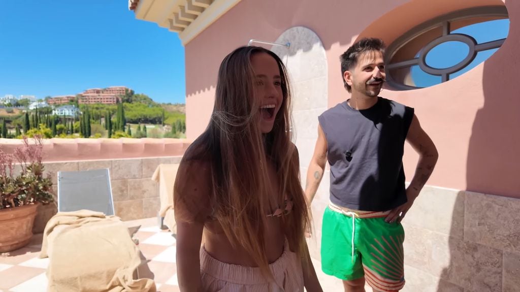 Evaluna estaba sorprendida y muy contenta con el resultado del corte que le hizo Camilo 
