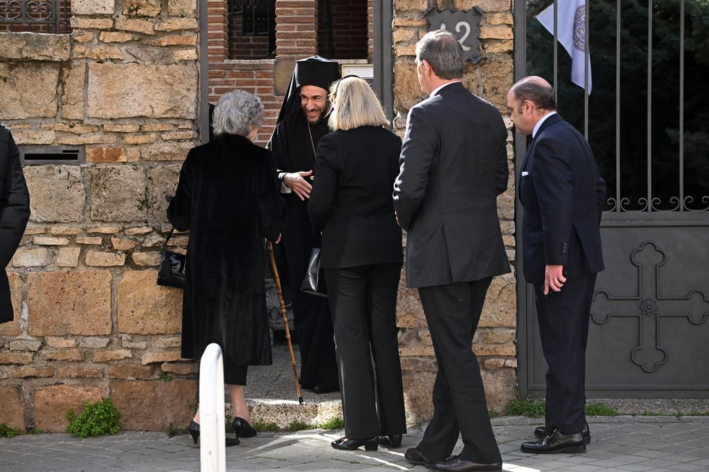 Ana de Orleans, Cristina de Borbón-Dos Sicilias y Pedro López-Quesada a su llegada al homenaje a Irene de Grecia en la Catedral Ortodoxa Griega de San Andrés y San Demetrio