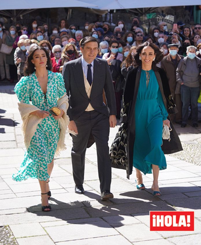 Manuel Falcó, Amparo Corsini y su hija Manuela en la boda de Álvaro Falcó