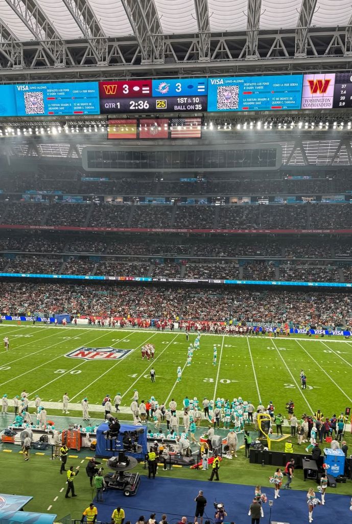 Iñigo Onieva no ha querido perderse el partido entre los Miami Dolphins y los Washington Commanders 