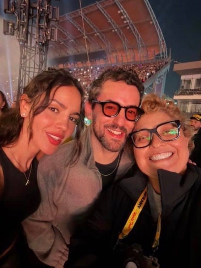 Eiza González, Luis Gerardo Mendez y la publirrelacionista Danna Vázquez en el concierto de Bad Bunny en la Ciudad de México