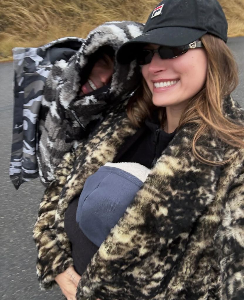 Justin y Hailey disfrutan de una caminata con su hijo Jack Blues Bieber