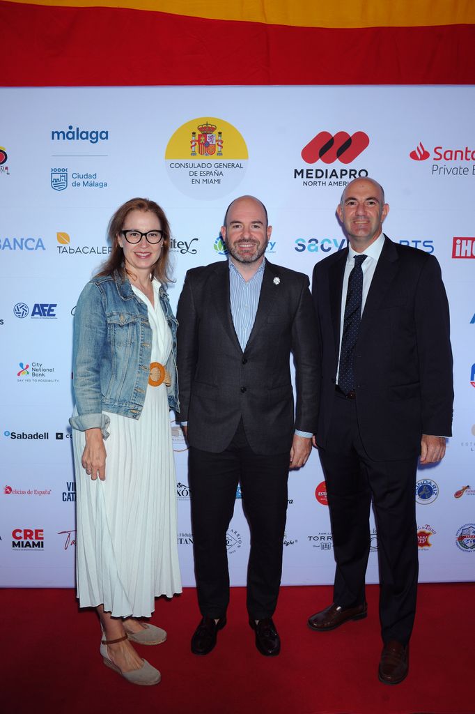 [izda. a dcha.] Martha Suárez, Jonathan Gómez Punzón (CEO Málaga) y Jorge Puchales