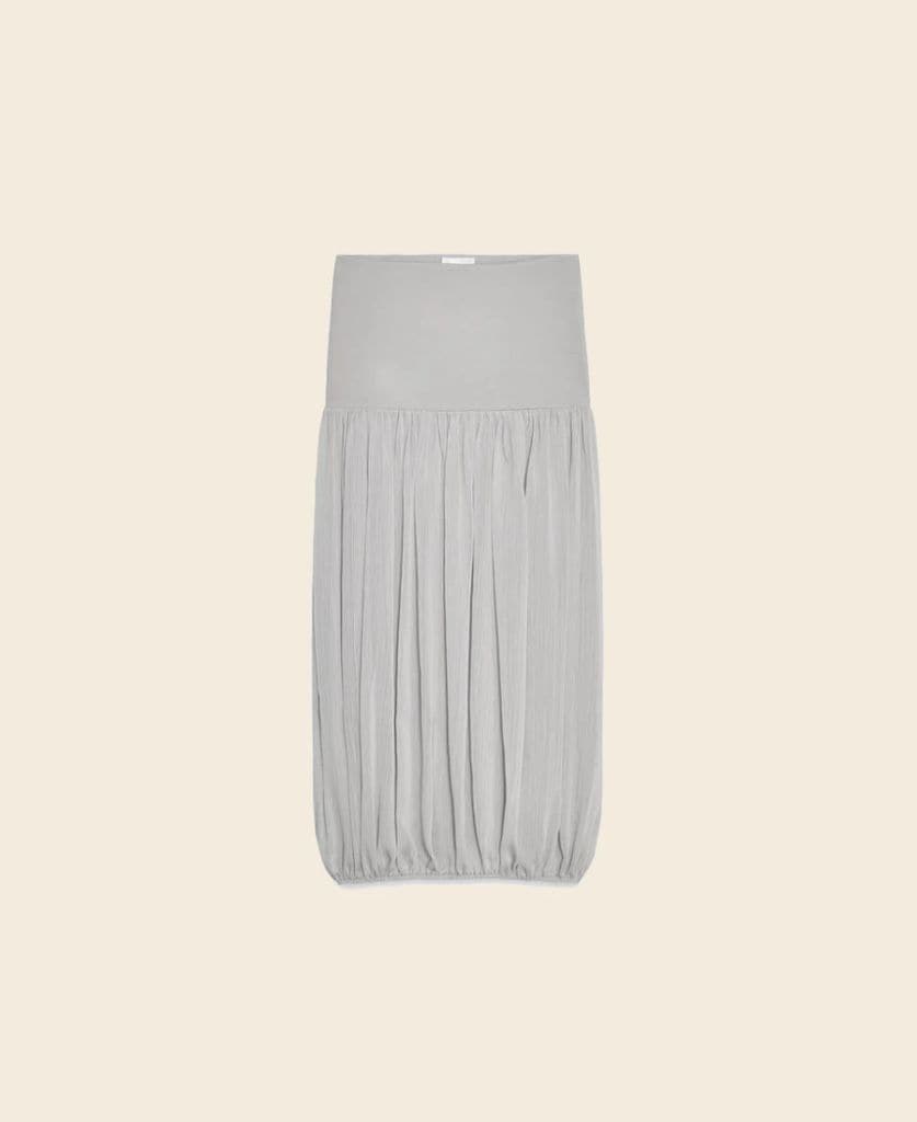 Falda de boda de Zara de rebajas con efecto globo en color perla