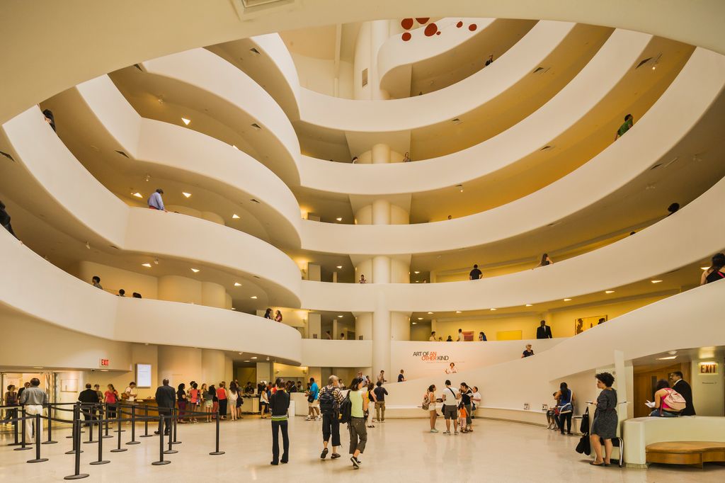 La estructura del Guggenheim en si mismo merece ser visitada.