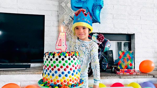 Alejandra Espinoza y su hijo Matteo 