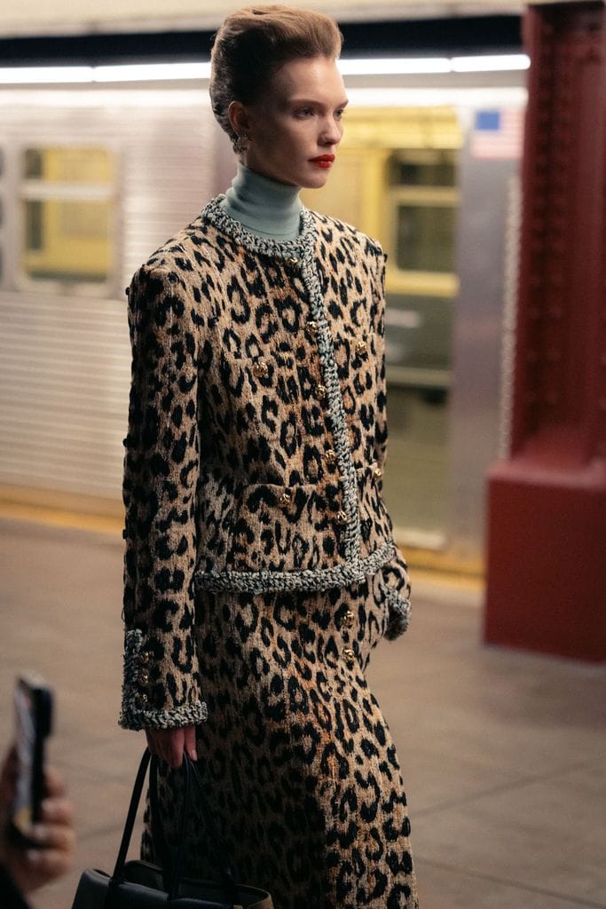 Chanel desfile Metiers D'art 2026 en el metro de Nueva York
