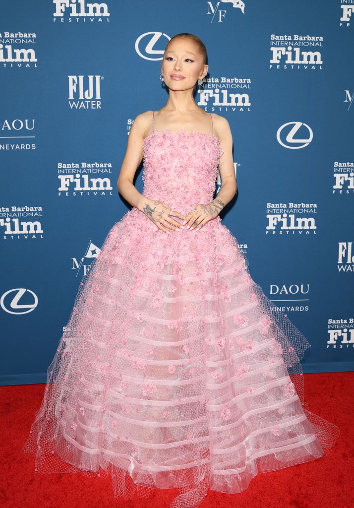 Ariana Grande en la 40a. edición del Santa Barbara International Film Festival en los Virtuosos Award en The Arlington Theatre el 9 de febrero de 2025
