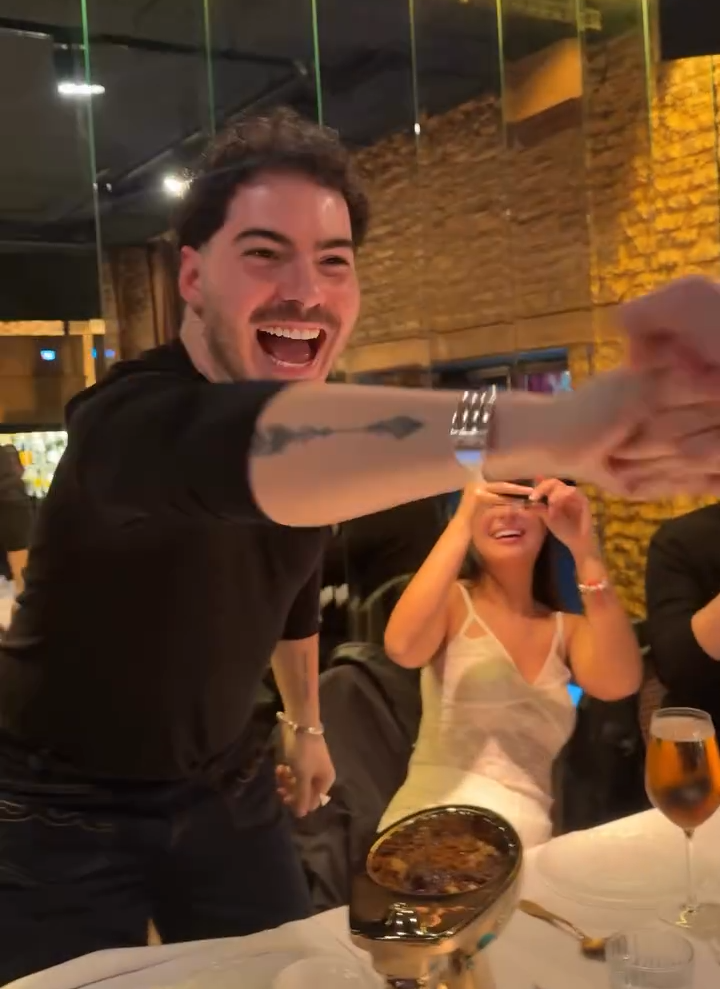 Estuvieron rodeados de amigos y familiares