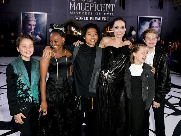 Angelina Jolie con sus hijos
