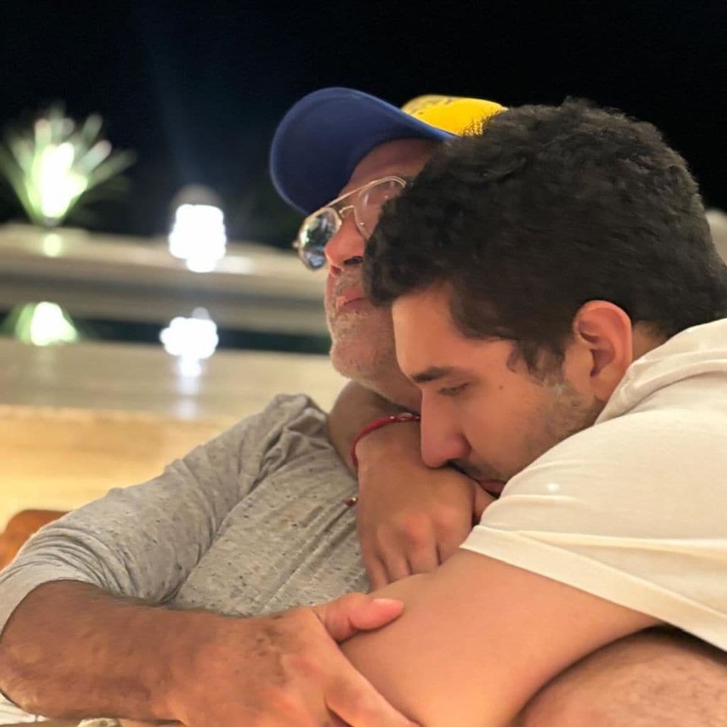Alejandro Fernández disfruta rodearse del amor de su familia.