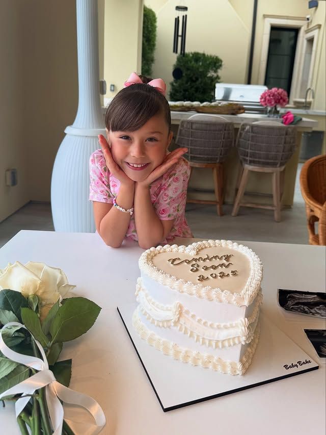 La pequeña María Fernanda se convertirá en hermana mayor próximamente