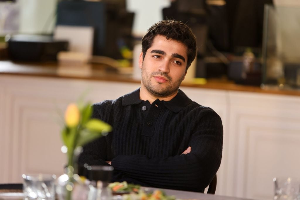 Mert Ramazan Demir regresará de Londrés para comenzar el rodaje de 'Bize Bir Şey Olmaz'