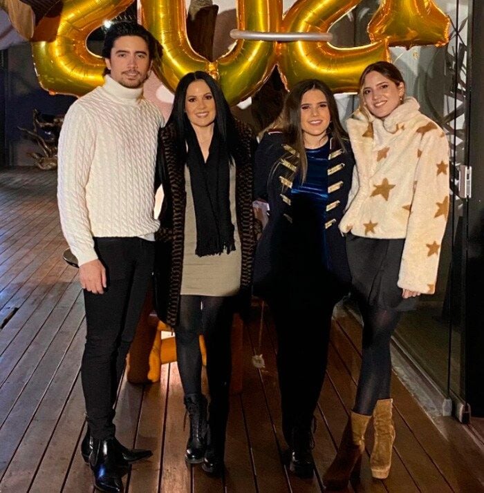 América Guinart y sus hijos 