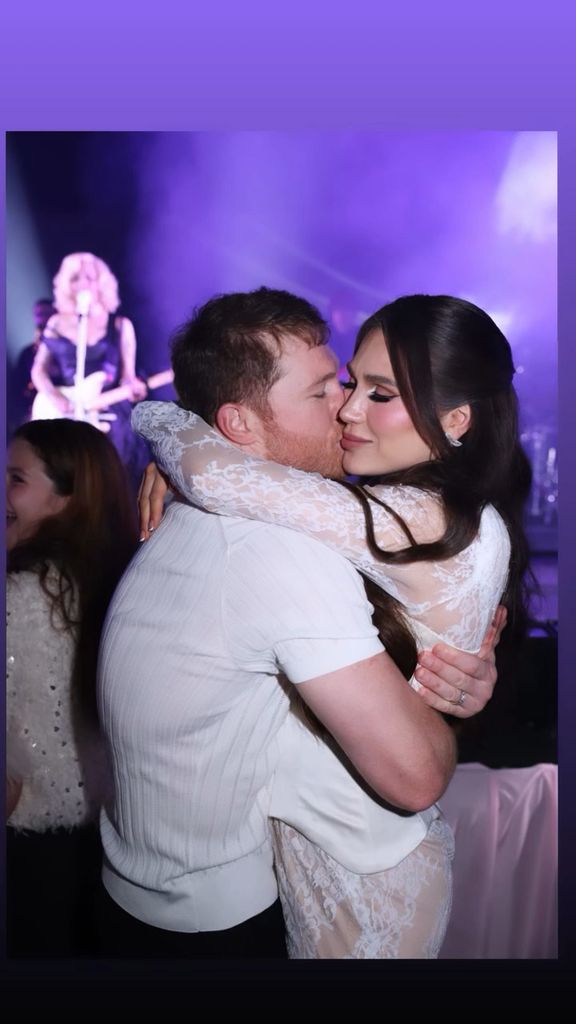 Saúl 'Canelo' Álvarez y Fernanda Gómez se dejaron ver muy románticos durante la fiesta