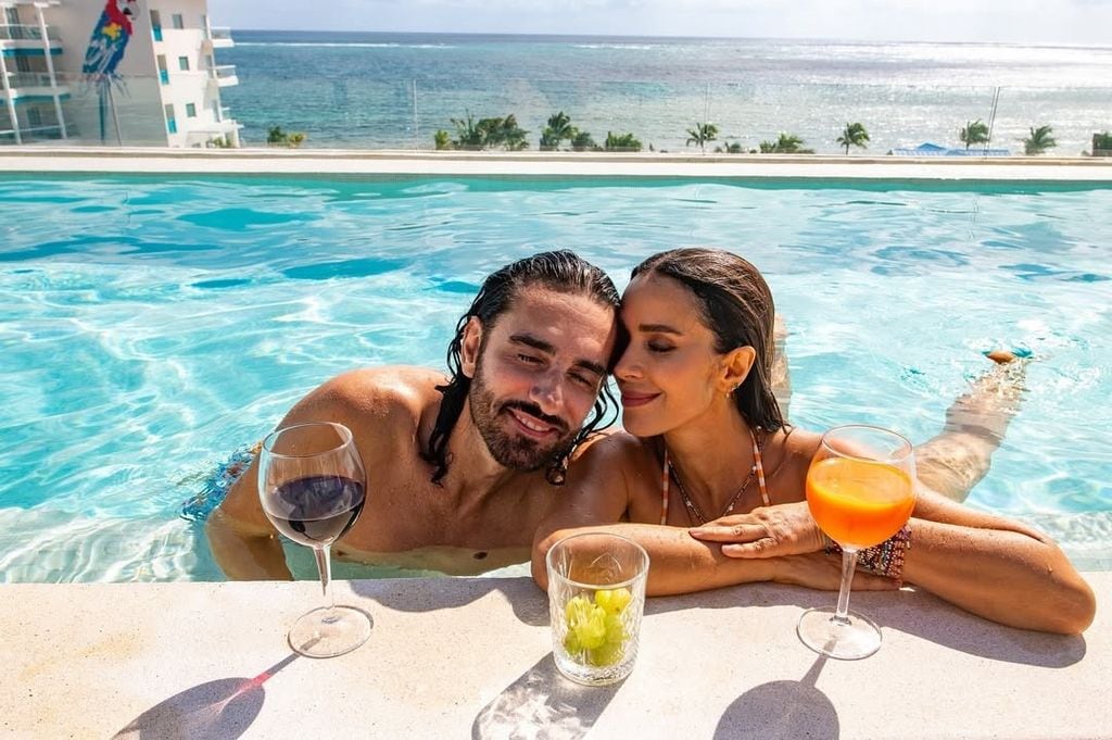 La actriz nos confesó que su 'amanecer ' perfecto es con su esposo, Miguel Varoni.