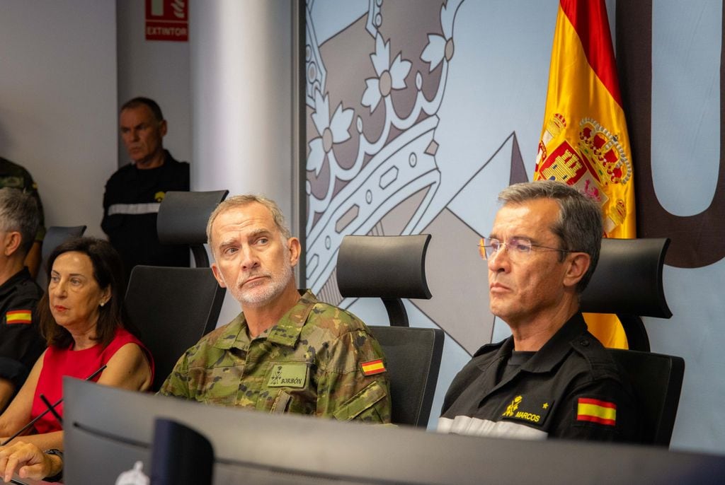 Felipe VI visita el Cuartel General de la Unidad Militar de Emergencias (UME), en la Base Aérea de Torrejón