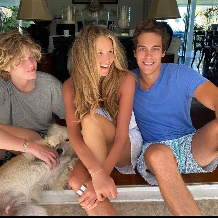 Aurelius Cy, hijo de Elle Macpherson, con su hermano Flynn