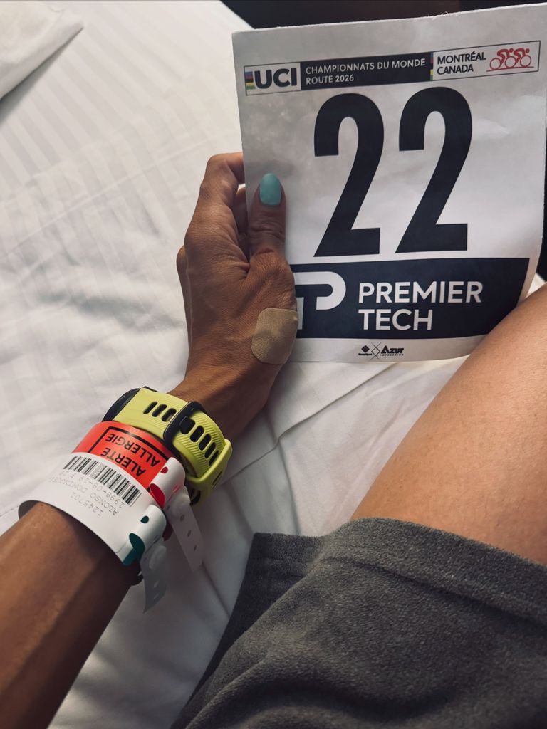 El dorsal con el que iba a participar en la carrera más importante del año, dentro del Mundial de 2026 de Ciclismo, celebrado en Montreal