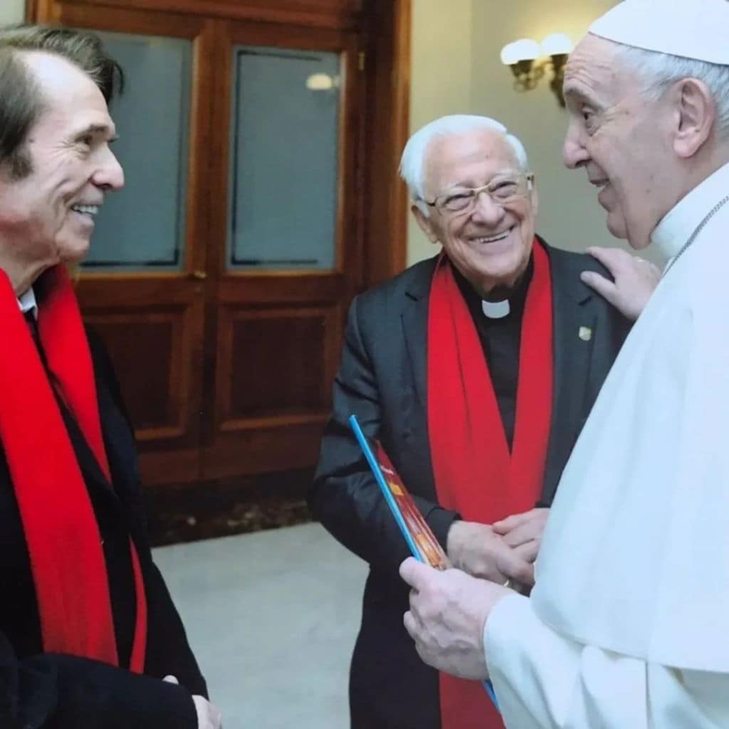 Las anécdotas del padre Ángel con el papa Francisco: del billete de metro al inolvidable plato que le cocinó