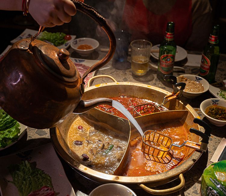 Olla del 'hot pot' compartimentada para 3 caldos