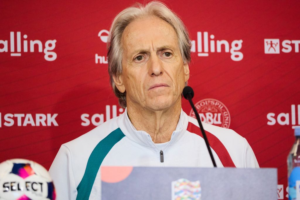 Durante la conferencia de prensa, Jorge Jesus evitó preguntas relacionadas a Cristiano Ronaldo