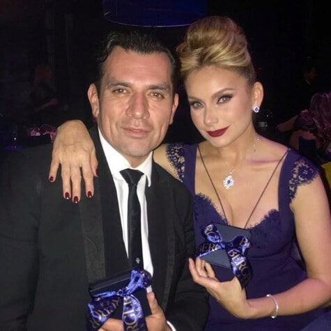 Elizabeth Álvarez y Jorge Salinas en una gala.