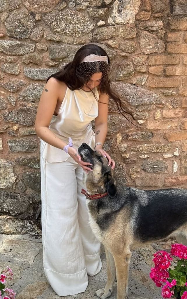 Manuela Sanz en la Primera Comunión de Dylan y Alma 