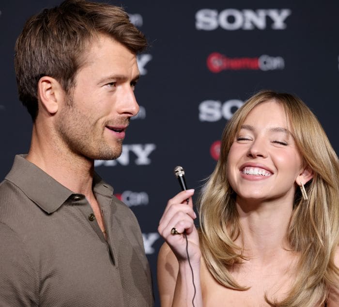 Sydney Sweeney y Glen Powell presentan su nueva pelicula