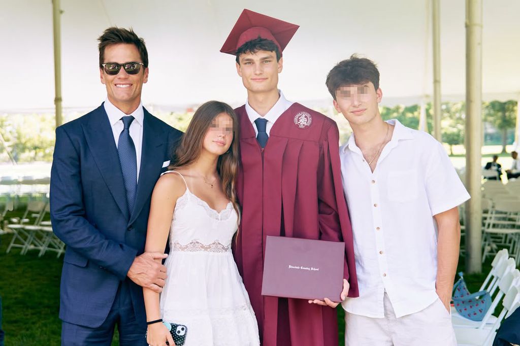 Tom Brady con sus hijos Jack, de 18 años, y Vivian, de 13 años, y Benjamin, de 16, nacidos de su relación con Gisele Bünchen