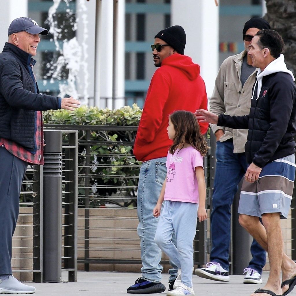Bruce Willis HOLA 4144