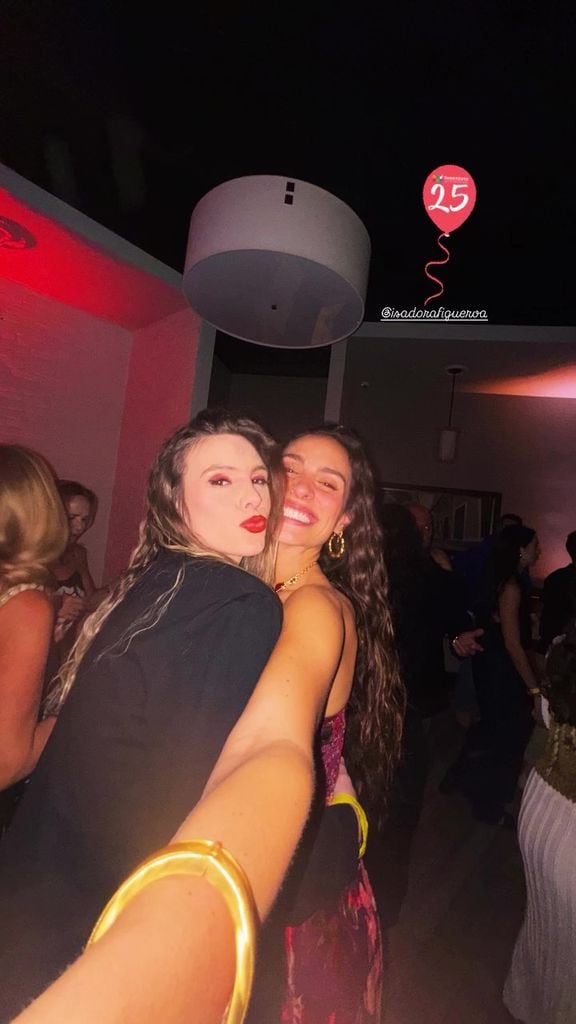Lele Pons no podía faltar el la fiesta de cumpleaños de su prima Isadora,