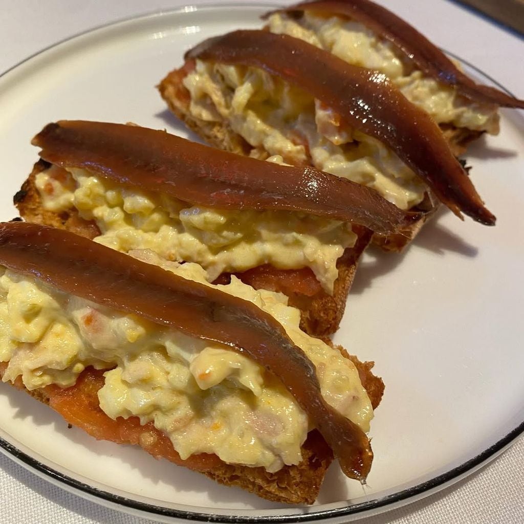 Ensaladilla con anchoas