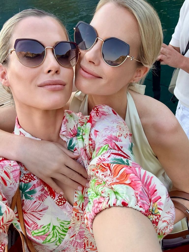 Las hermanas Amelia y Eliza Spencer, sobrinas de Lady Di, de vacaciones