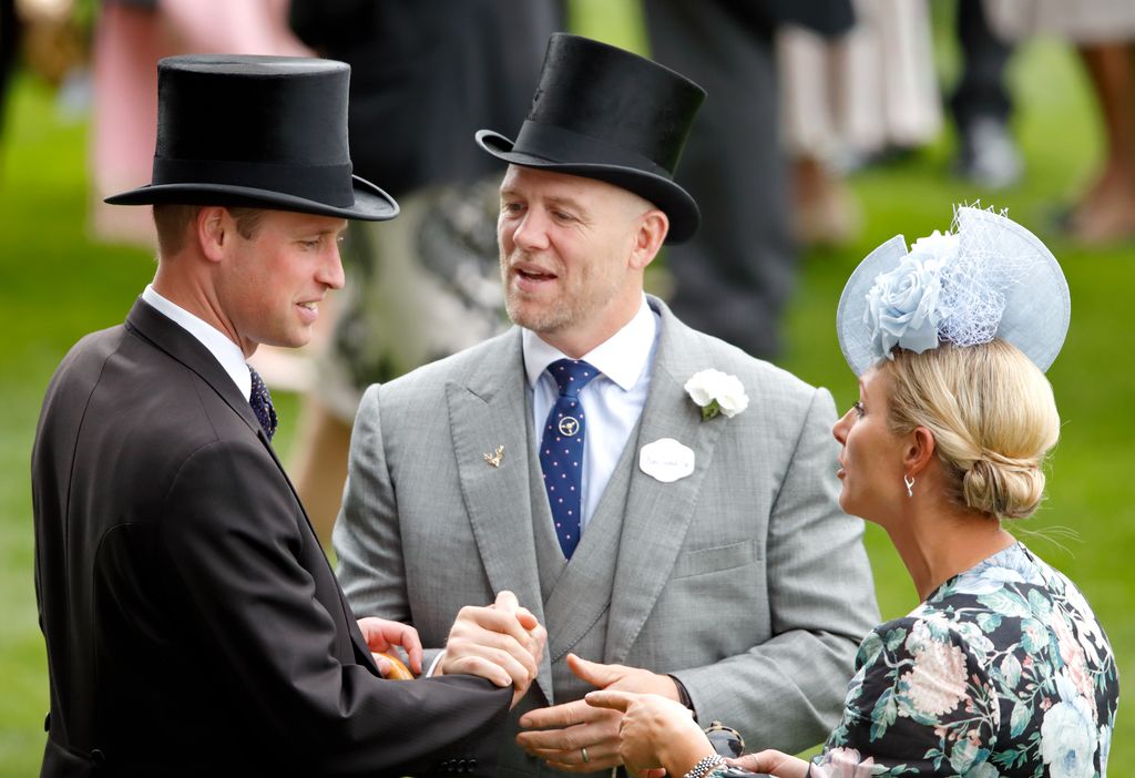 El príncipe Guillermo com Mike Tindall en las carreras de Ascot