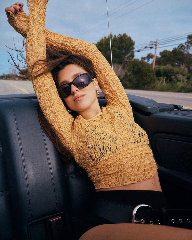 Rina Lipa protagoniza la nueva campaña de verano de Bershka