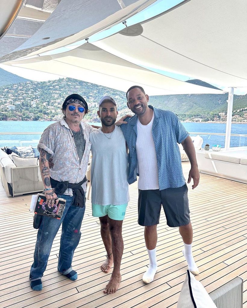 Johnny Depp y Will Smith rumbo al concierto de Andrea Bocelli en Italia, julio 2024