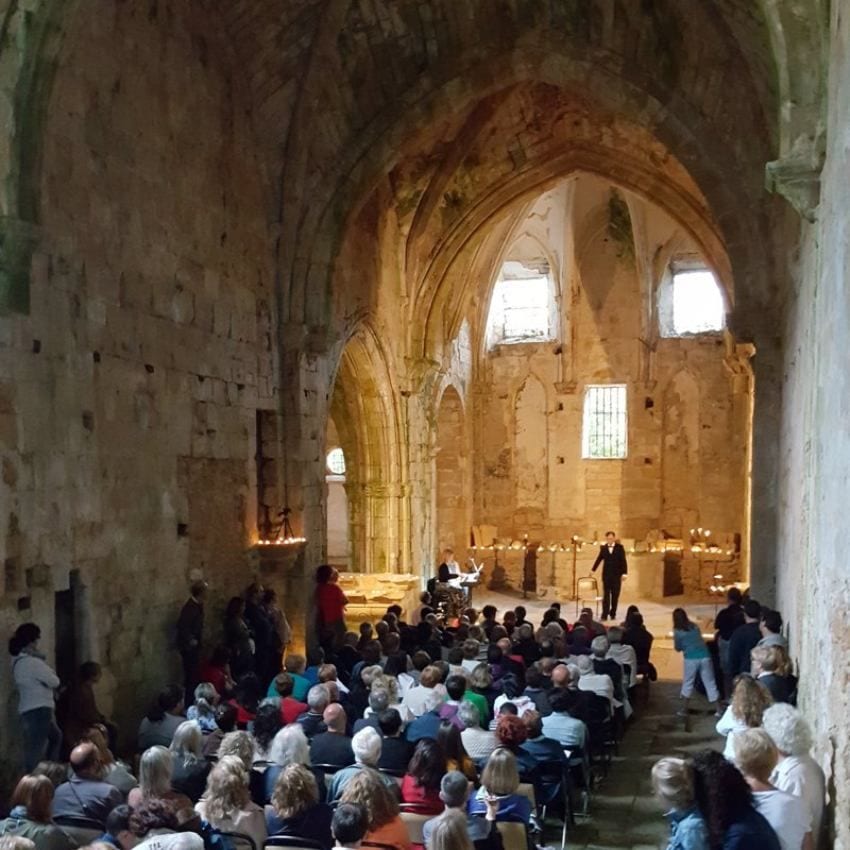 Las ruinas del monasterio acogen hoy en día conciertos.