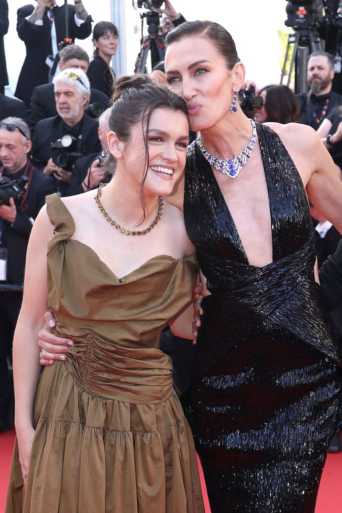 amaia romero y nieves alvarez en cannes