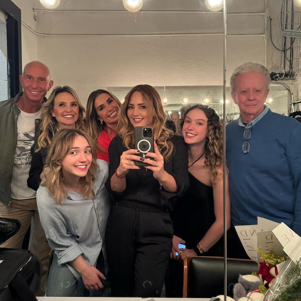 Andrea Legarreta compartió con su familia y amigos este gran momento
