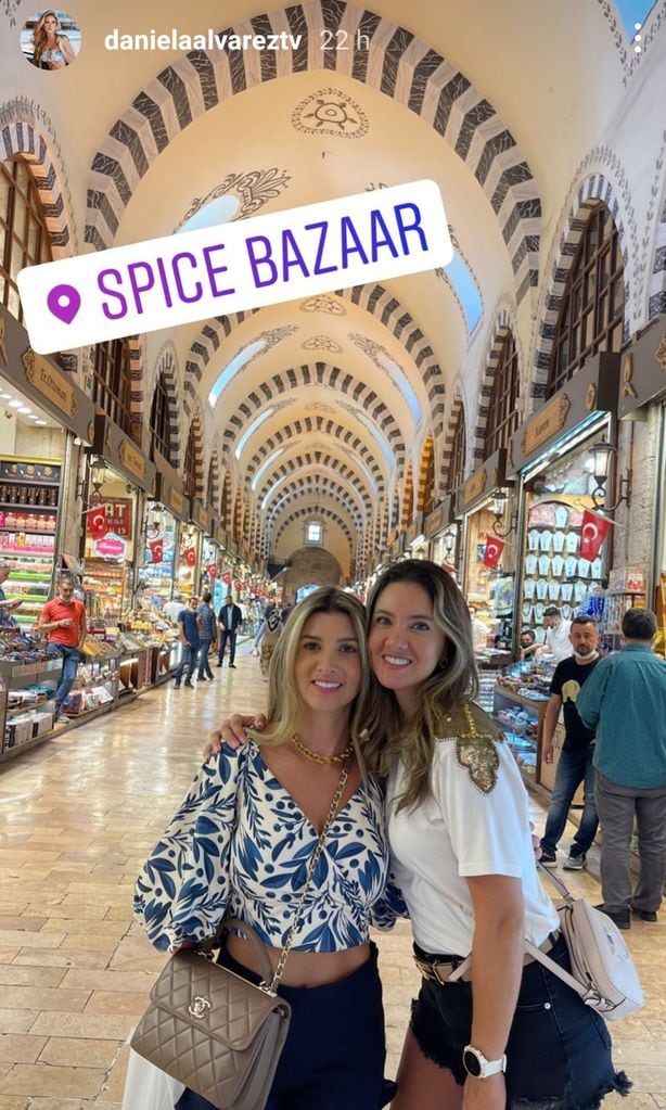 daniella lvarez y su hermana