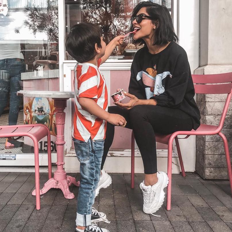 Alejandra Espinoza y su hijo Matteo